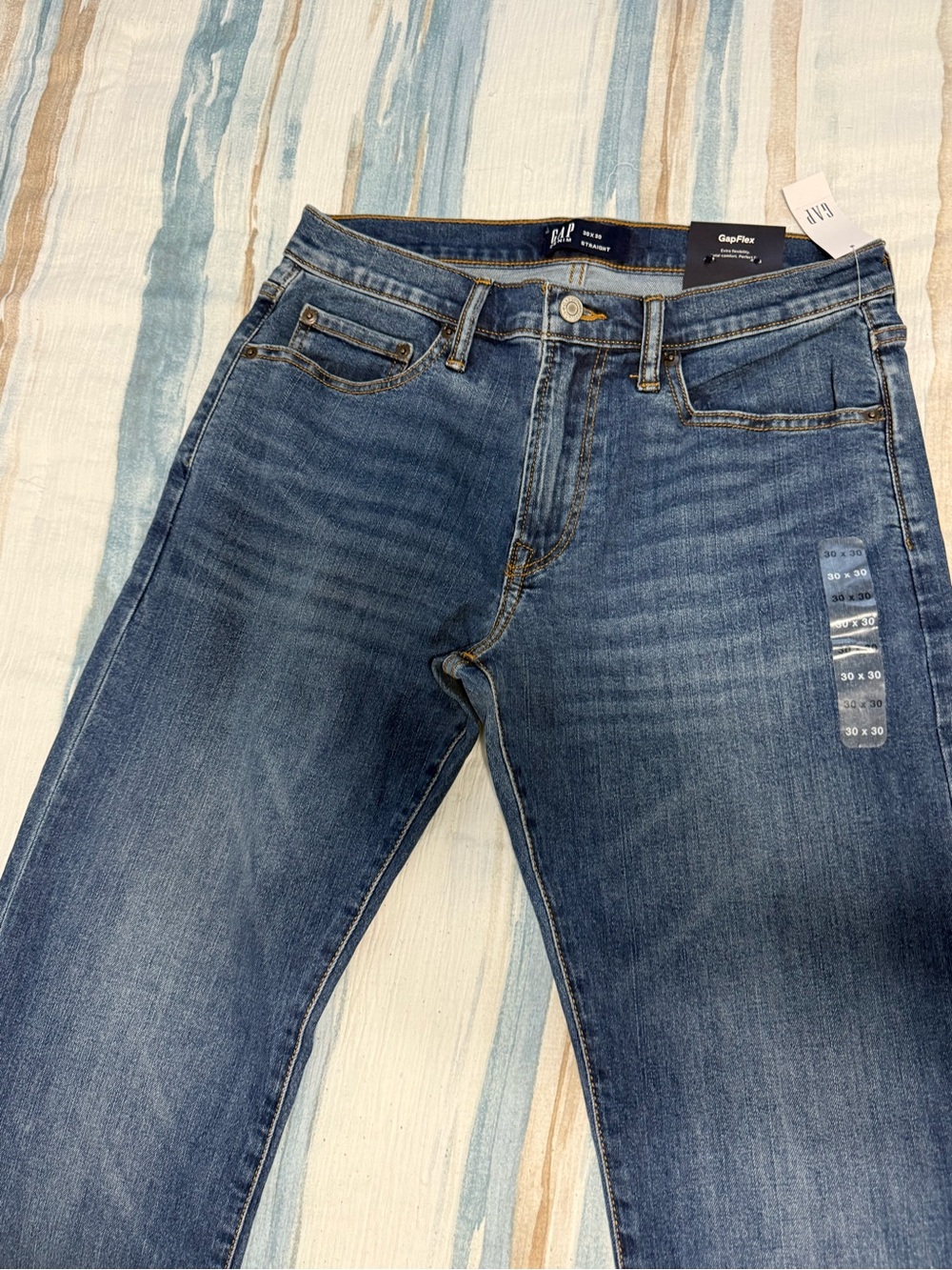 GAP Men's Slim Straight Denim Jeans in Medium Blue Wash